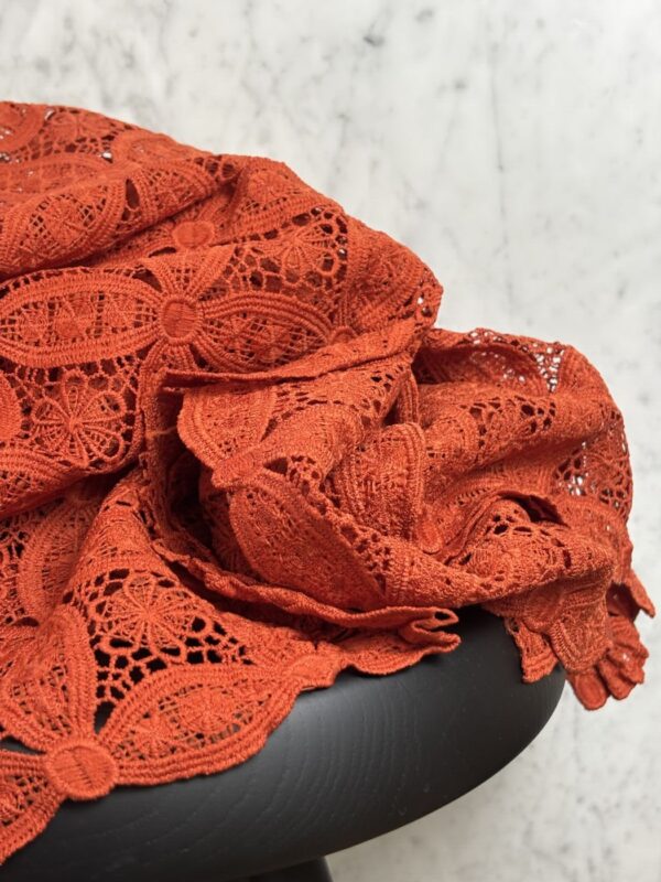 Tissu dentelle guipure festonné rouille - Linda