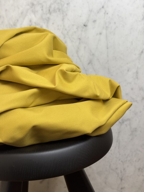 Tissu gabardine de coton et stretch uni ocre - Selina