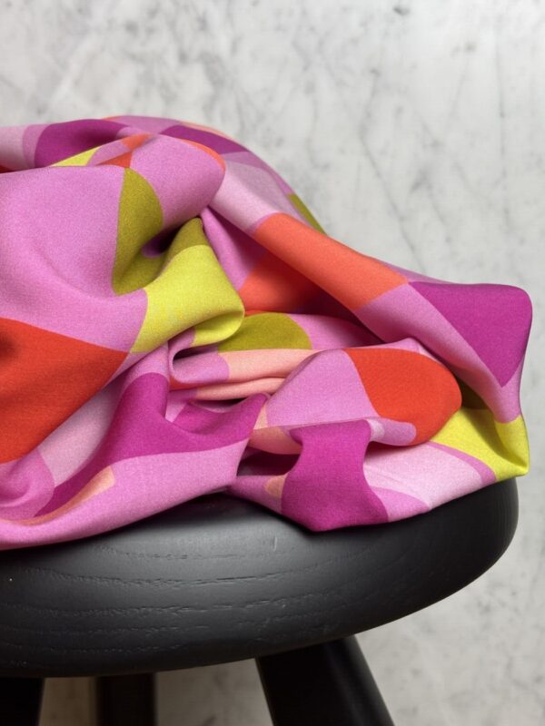 Tissu imprimé Nerida Hansen - viscose LENZING™ ECOVERO™  - Light Pink - Mila