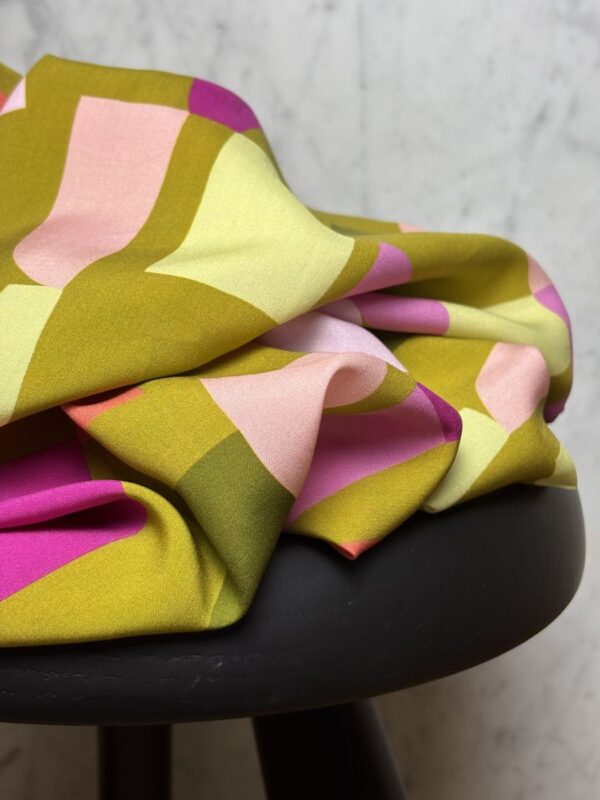 Tissu imprimé Nerida Hansen - viscose LENZING™ ECOVERO™ - Moss Green - Mila