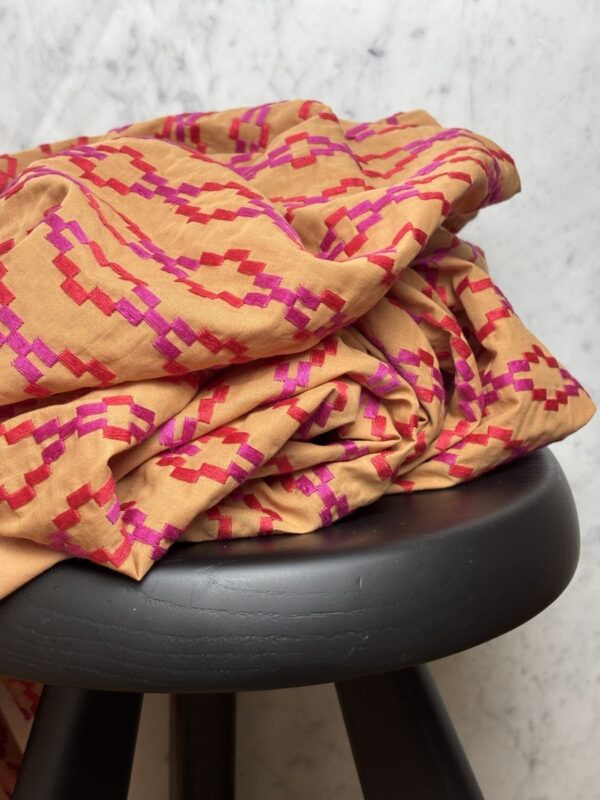 Tissu coton brodé motif aztèque - Izel