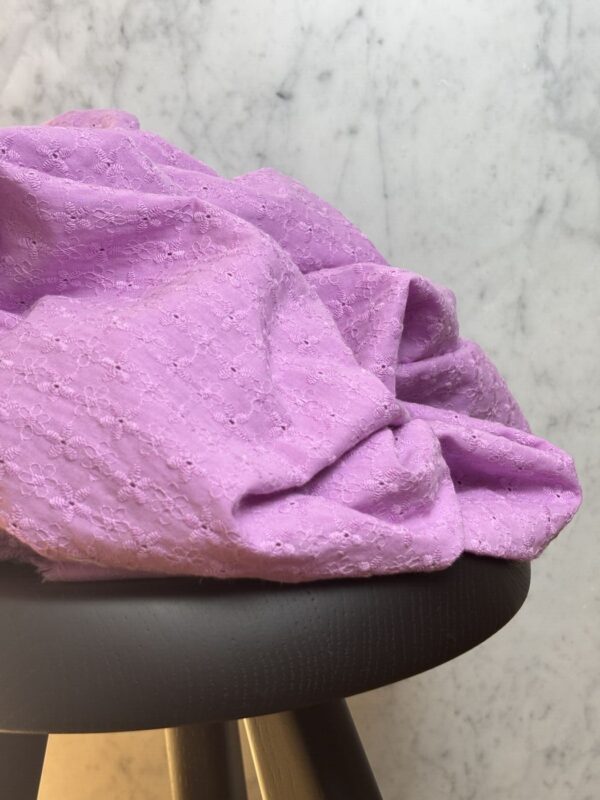 BOX COUPON 2 MÈTRES BRODERIE ANGLAISE - MAUVE
