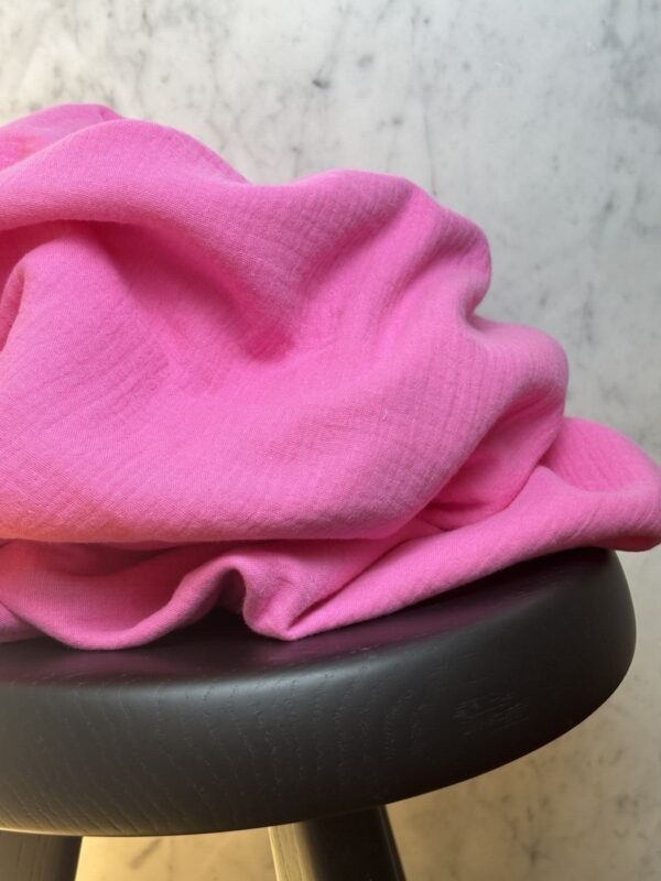 BOX COUPON 2 MÈTRES DOUBLE GAZE DE COTON - FUCHSIA
