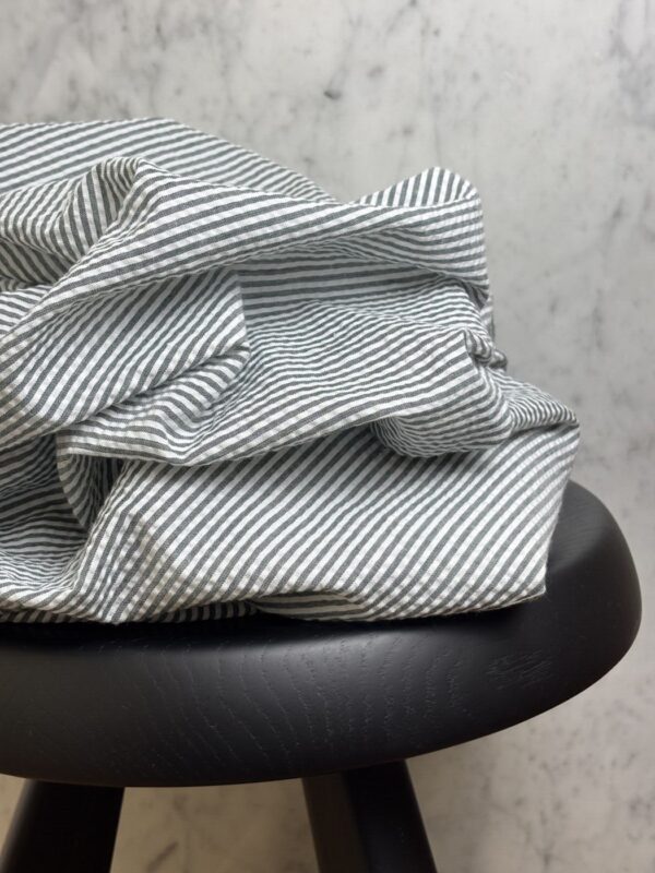 Tissu coton Seersucker à rayures vert de gris - Victorine