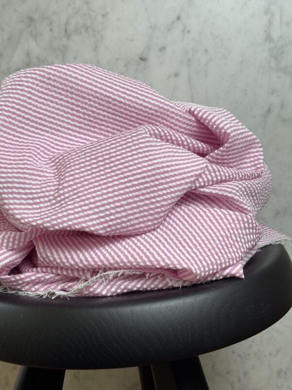 Tissu coton Seersucker à rayures rose - Victorine