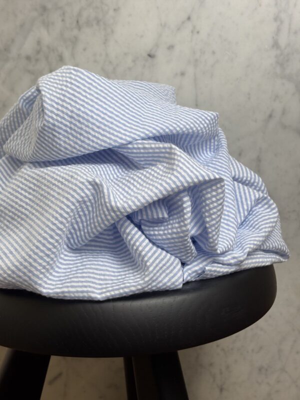 Tissu coton Seersucker à rayures bleu ciel - Victorine