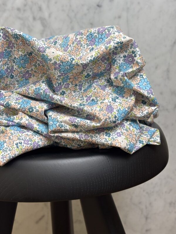 Tissu popeline de coton motif petites fleurs ciel - Felicia